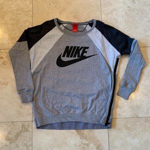 NWOT NIKE Fashion Sweatshirt